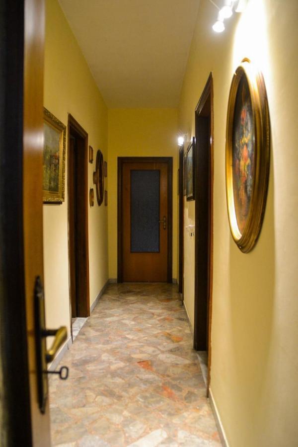 Le Stanze Di Ginevra - Via Tescione Hotel Caserta Exterior photo