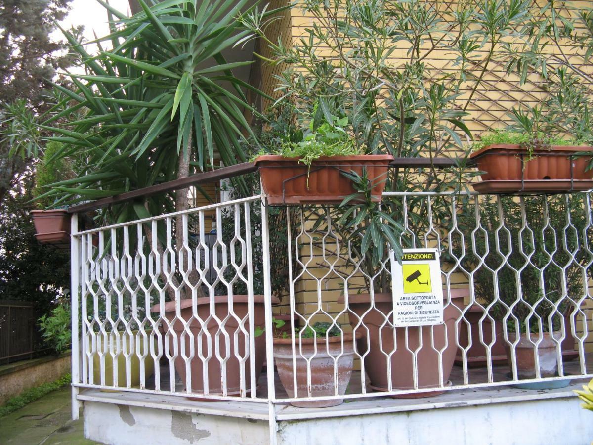 Le Stanze Di Ginevra - Via Tescione Hotel Caserta Exterior photo