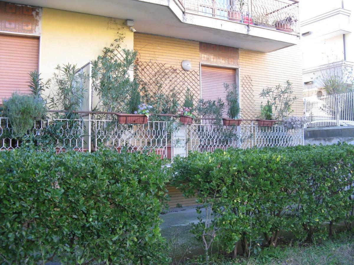Le Stanze Di Ginevra - Via Tescione Hotel Caserta Exterior photo