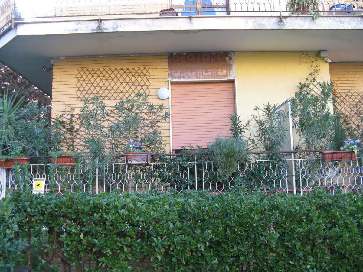 Le Stanze Di Ginevra - Via Tescione Hotel Caserta Exterior photo